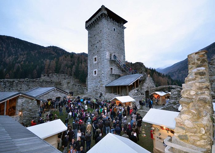 VAL DI SOLE E NON - Ossana è il borgo dei 1000 presepi: l'inaugurazione 