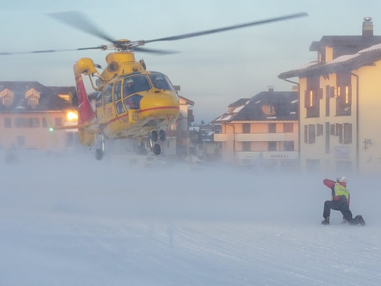 VALLE CAMONICA - Esplosione in un cantiere al Passo del Tonale, ferito un operaio 