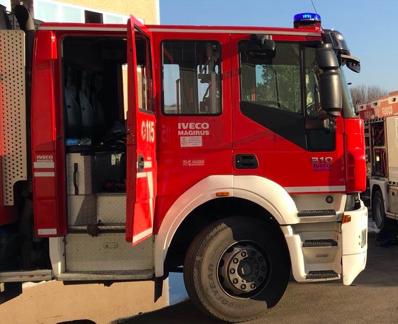 VALLE CAMONICA - Fuga di gas all'esterno del Golgi di Breno, intervento dei vigili del fuoco