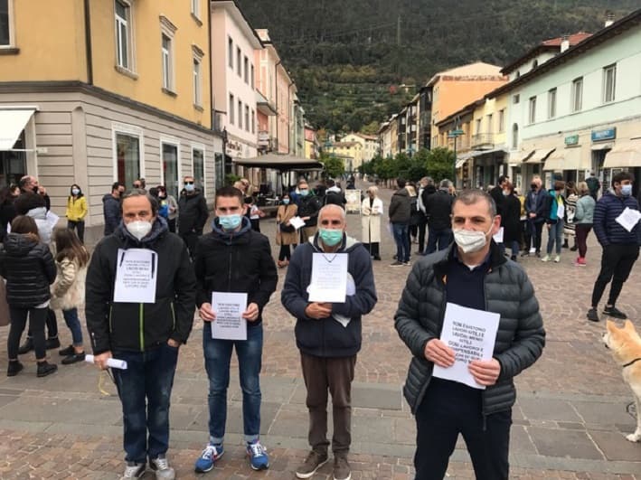 Riva del Garda - protesta commercianti