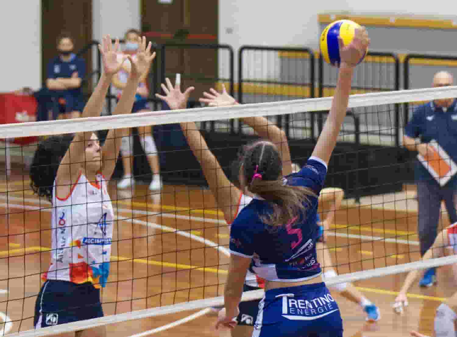 VOLLEY - Volley, Cabiate troppo solido per le argentelle, finisce 0-3