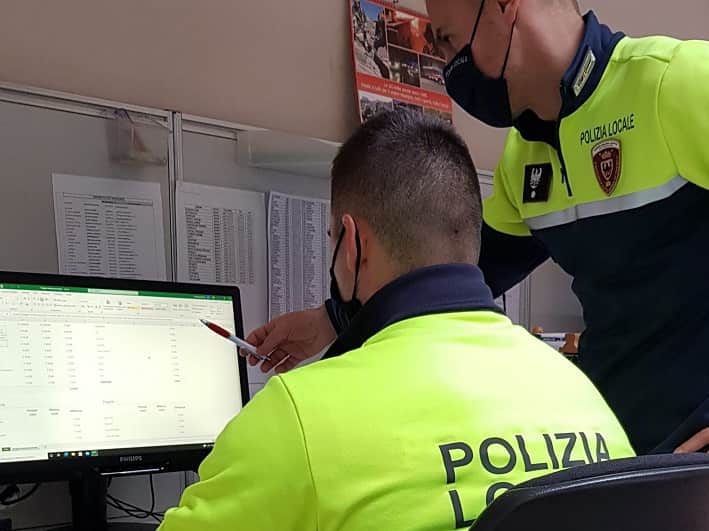 CRONACA - Controlli della polizia locale sull'abbandono dei rifiuti