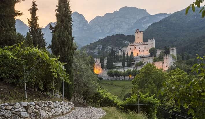 ATTUALITÀ - Castello di Avio: mercatino territori da mangiare