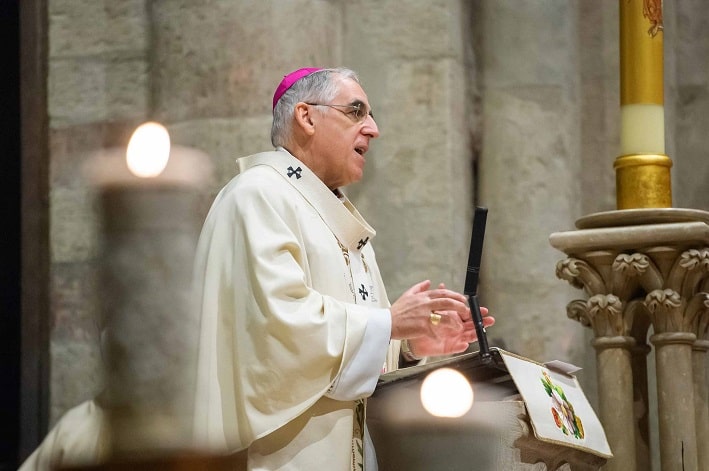 TRENTINO - Trento, il vescovo Lauro: "Funerali senza nessuno e ceneri abbandonate'