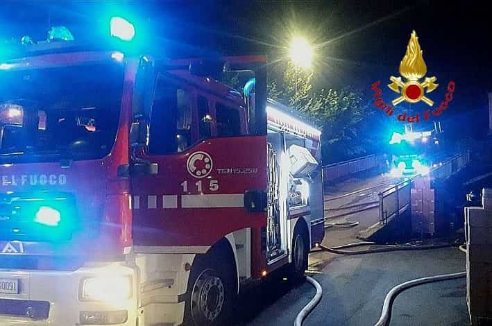 VALLE CAMONICA - Incendio boschivo a Grevo di Cedegolo 