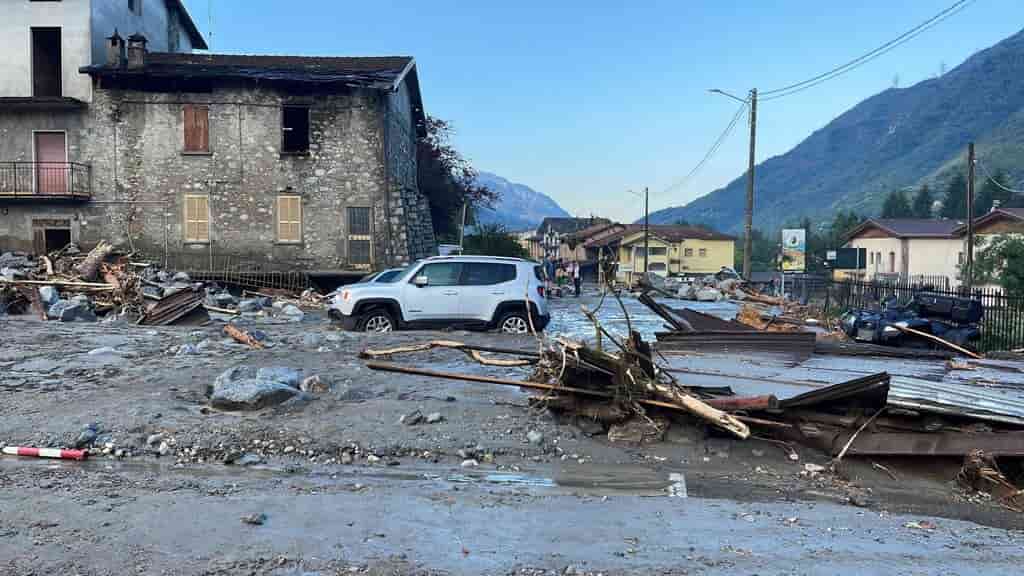 VALLE CAMONICA - Niardo, al via i lavori di demolizione di cinque fabbricati