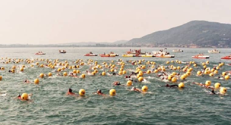 NUOTO - La Traversata del lago d'Iseo è di Elia Chiavegato e Florentina Ciocileteu