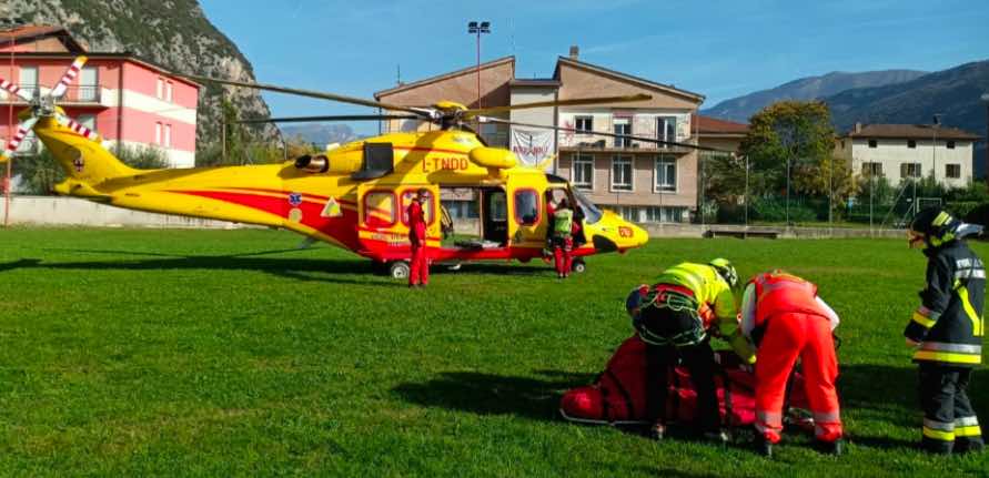 CRONACA - Pilota di parapendio precipita dal monte Bondone