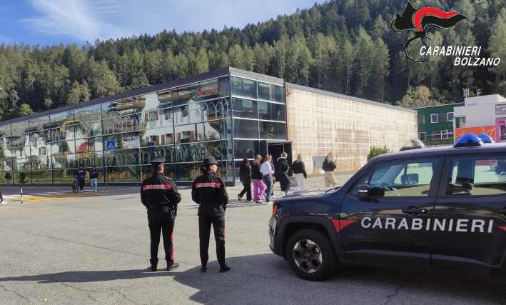 CRONACA - Brunico, colpo dei carabinieri allo spaccio di sostanze stupefacenti