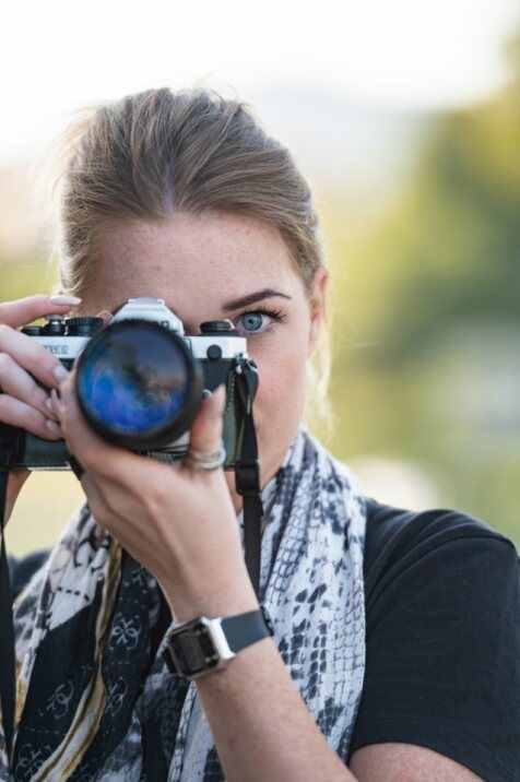 ATTUALITÀ - Catturare la Cultura: La Guida Essenziale all'Attrezzatura per la Fotografia di Viaggio