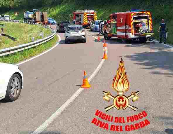 RIVA DEL GARDA - Incidente sulla statale 240 tra Nago e Loppio: un ferito