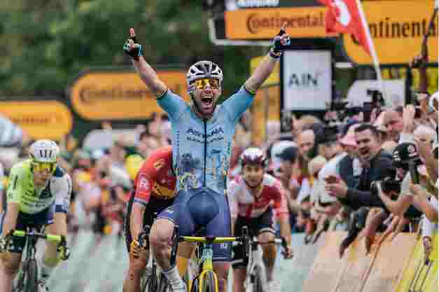SPORT - Ciclismo, Tour de France: a Saint Vulbas trionfa Cavendish