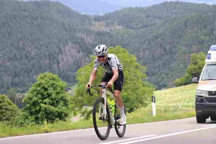 SPORT - Esordio Giro delle Dolomiti: successo di Jedelhauser e Cuartas