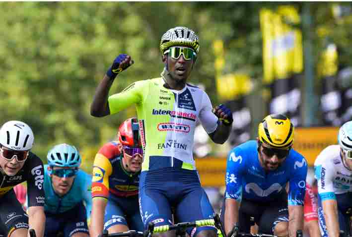 SPORT - Ciclismo, Tour de France, Girmay vince in volata a Torino