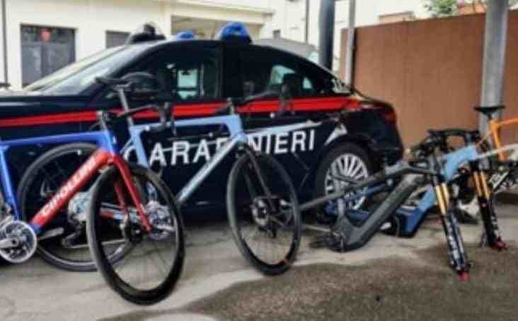 CRONACA - Controlli dei carabinieri sul Garda: tre denunciati