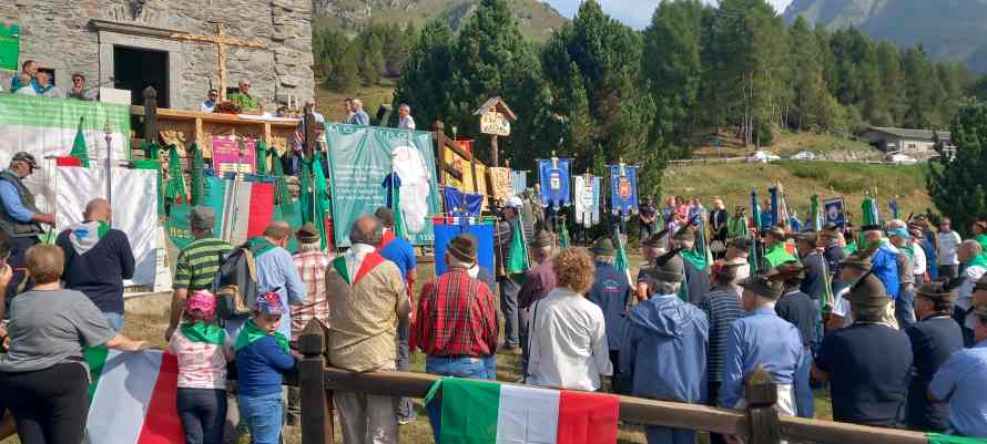 VALLE CAMONICA - Le parole di Bortolo Fioletti risuonano al raduno sul Mortirolo