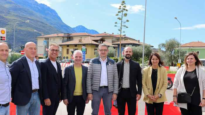 RIVA DEL GARDA - Arco, aperto il cantiere della nuova rotatoria di Linfano