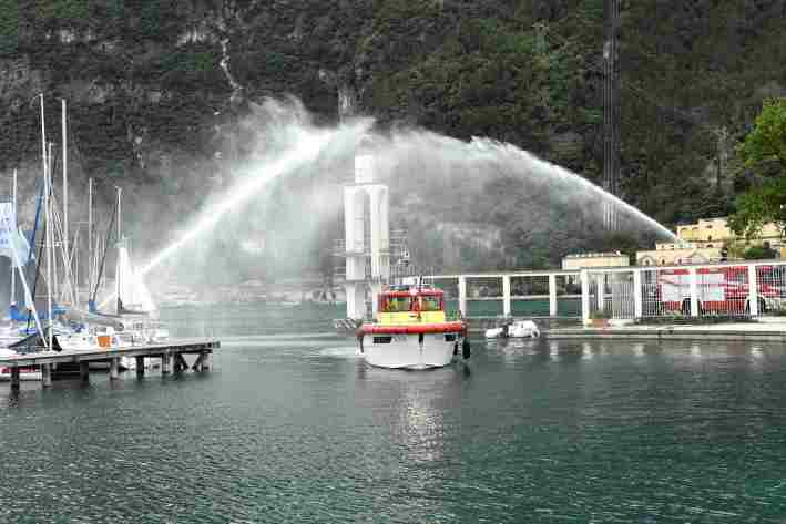 RIVA DEL GARDA - Riva del Garda, inaugurata l'imbarcazione di soccorso Sperone