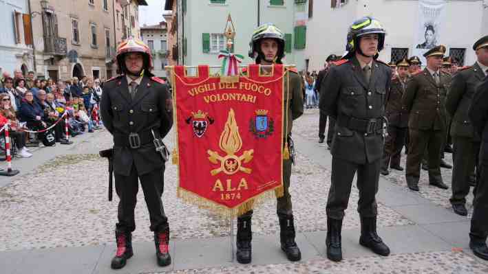 TRENTINO - Ala, i vigili del fuoco festeggiano i 150 anni di fondazione