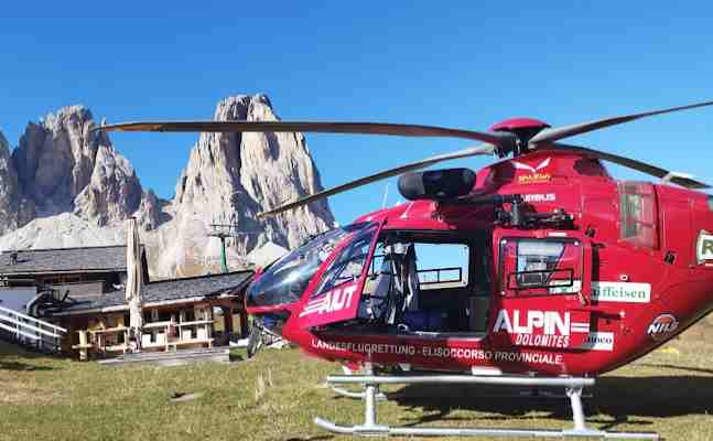 VAL DI FASSA - Soccorso pilota di parapendio precipitato sul Col Rodella