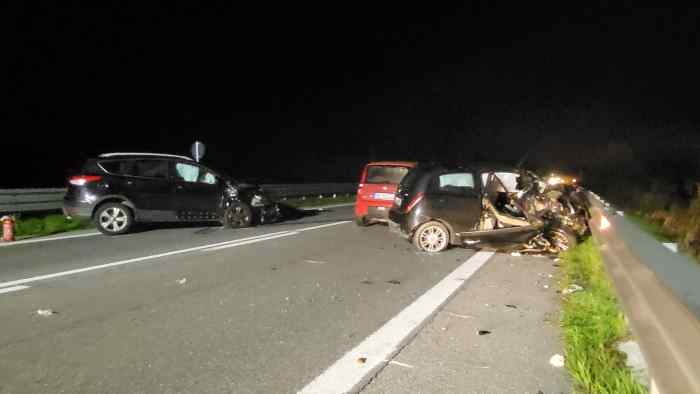 VALLE CAMONICA - Scontro frontale sulla statale 42 a Darfo: un ferito grave