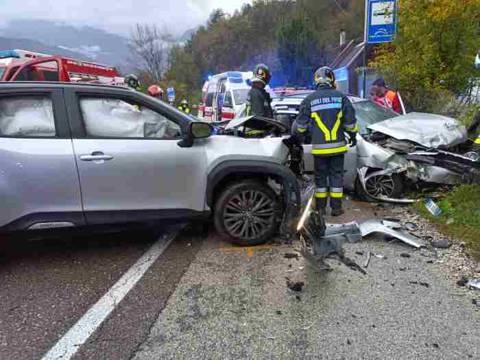 CRONACA - Incidente stradale sulla Gardesana a Dro: due feriti gravi