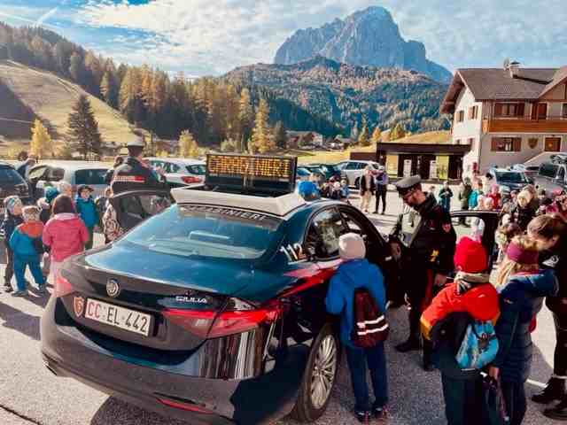 ALTO ADIGE - Selva di Val Gardena: lezione di legalità dei carabinieri agli alunni