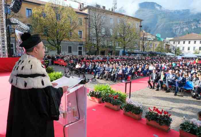 TRENTINO - In 553 alla cerimonia di laurea dell'università di Trento