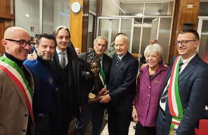 VALLE CAMONICA - Borno dà l'ultimo saluto a Hélène De Prittwitz Zaleski 