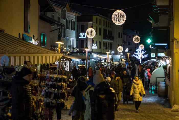 TRENTINO - La magia delle festività natalizie sull’Alpe Cimbra