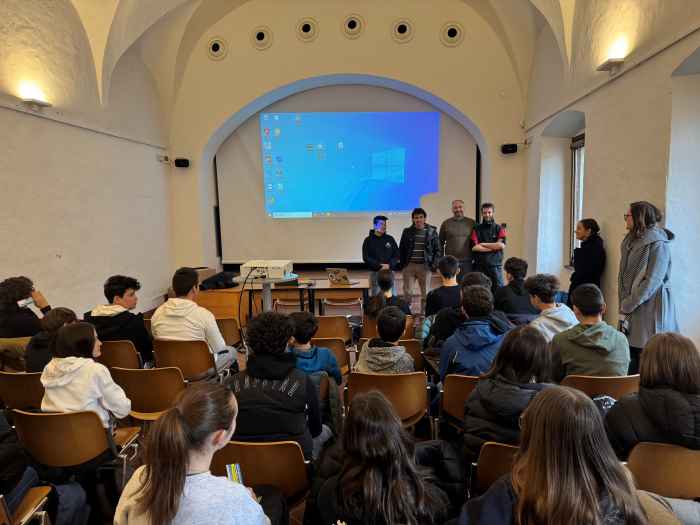 ATTUALITÀ -  Incontro a Ponte in Valtellina con 90 studenti del terzo anno