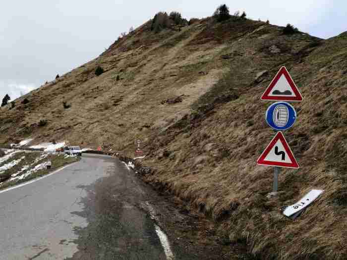 VALLE CAMONICA - Chiusura del Passo Crocedomini dal versante Bazena