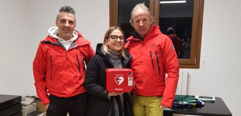 ATTUALITÀ - Valle di Saviore: donato defibrillatore al Soccorso Alpino