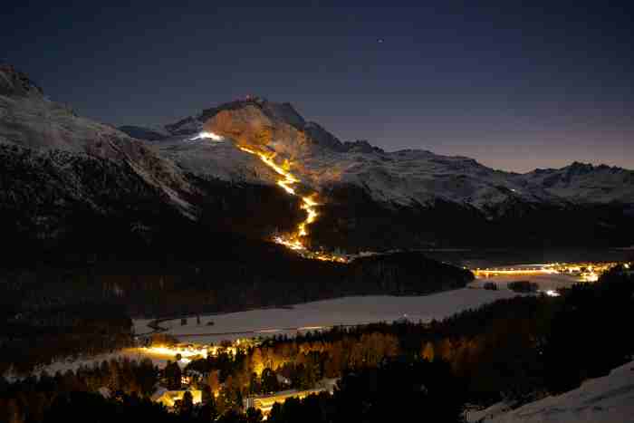 ST MORITZ - Si scia in Engadina, venerdì prima Corvatsch Snownight