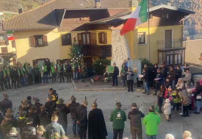 VALLE CAMONICA - Monno: gli alpini hanno festeggiato il 70esimo di fondazione