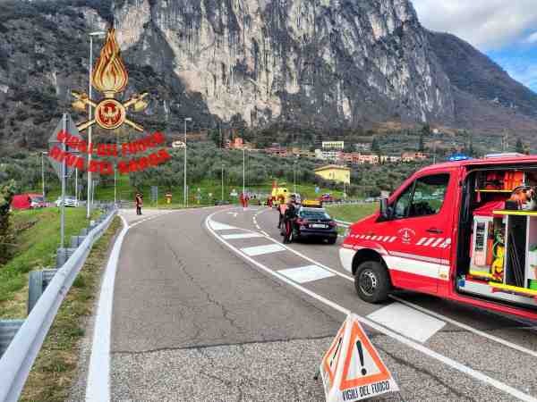 TRENTINO - Incidente con monopattino sulla statale 240 a Riva del Garda