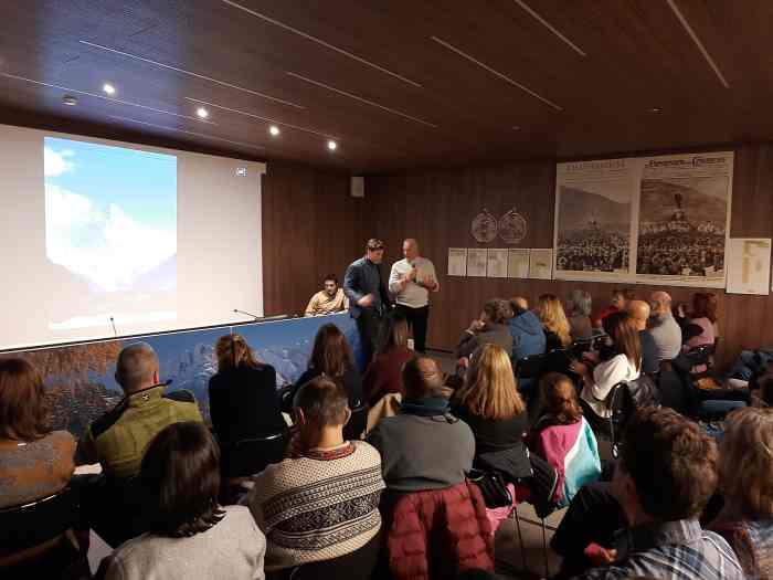 VALLE CAMONICA - Ponte di Legno, Massimiliano Ossini ha raccontato il suo K2