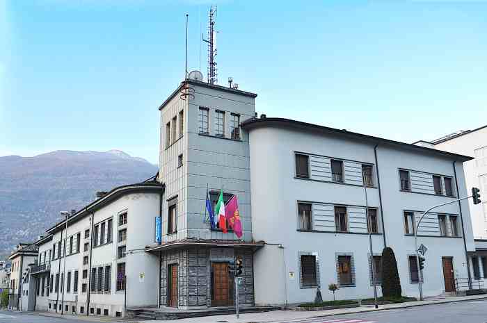 CRONACA - Lite in un bar di Sondrio, Daspo urbano per una donna