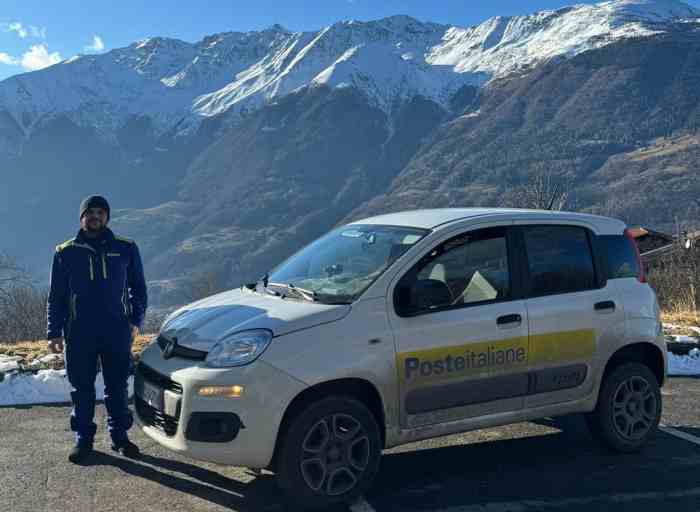 VALLE CAMONICA - Poste Italiane, nel Bresciano cambiano look i portalettere