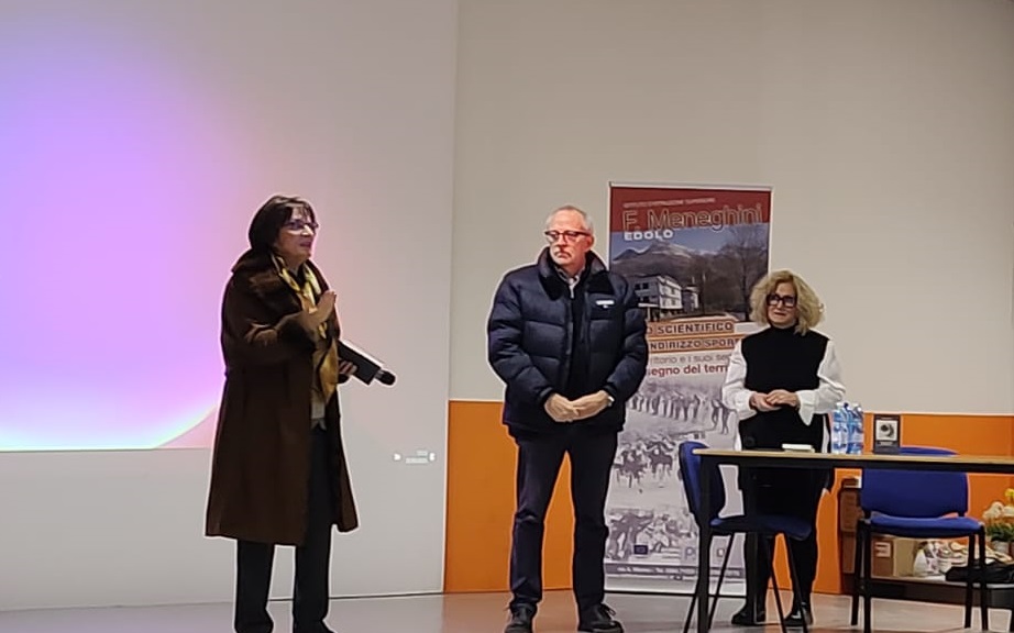 VALLE CAMONICA - Edolo, al Meneghini l'incontro con lo scrittore Tedeschi