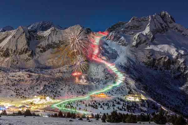 EVENTO - Passo Tonale, questa sera la fiaccolata dei maestri di sci