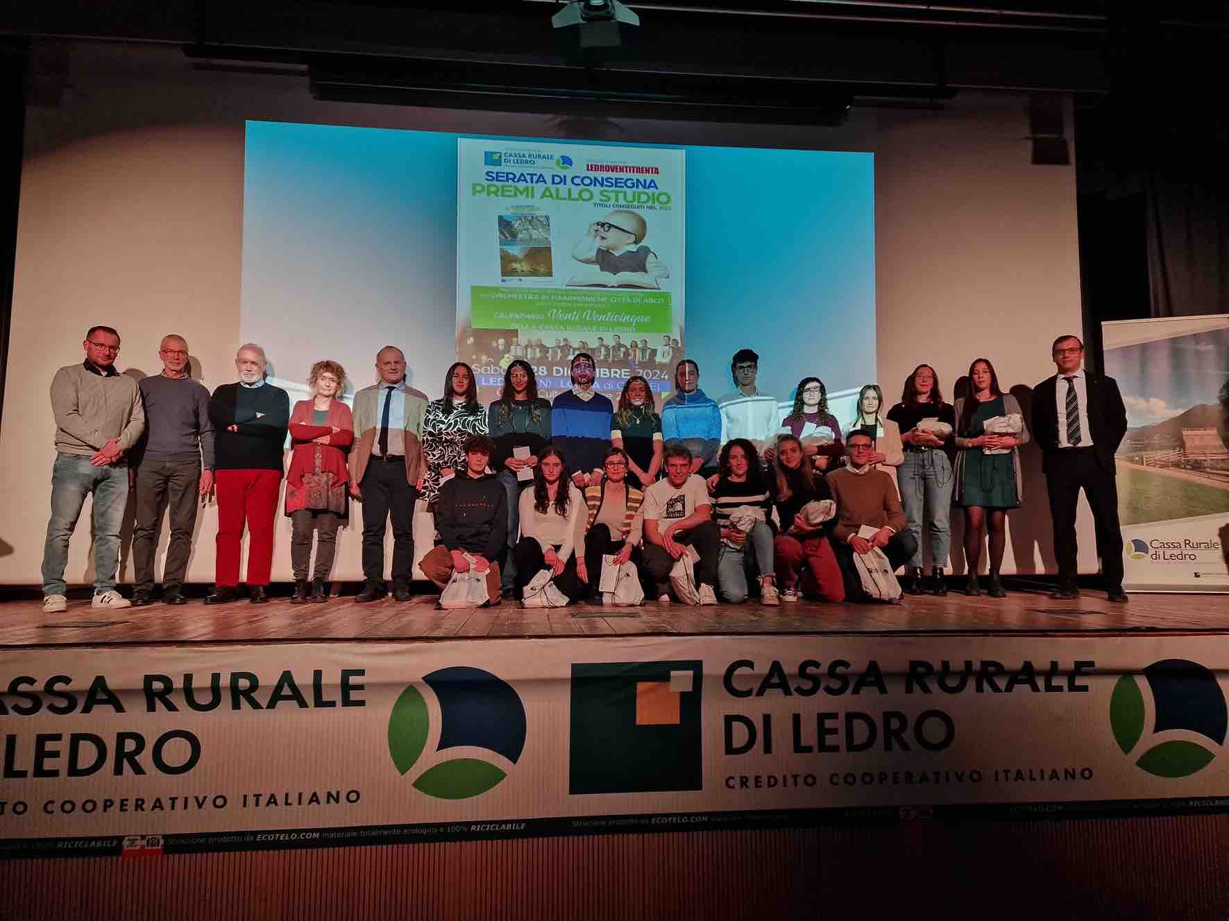 ATTUALITÀ - Ledro, 22 studenti premiati dalla Cassa rurale