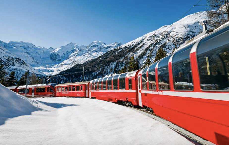 ENGADINA - Record di turisti italiani sui treni del Bernina e Albula