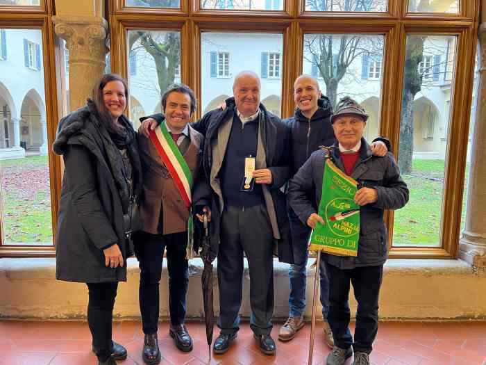 VALLE CAMONICA - Paspardo: medaglia d'onore all'ex internato Franco Tiraboschi