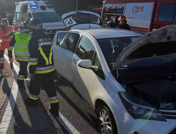 RIVA DEL GARDA - Incidente stradale sulla statale 45 bis a Dro: tre feriti