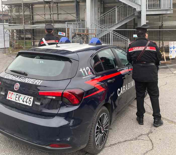 VALLE CAMONICA - Ruba in un cantiere a Darfo, 52enne arrestato dai carabinieri