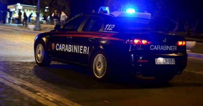 CRONACA - Gavardo, tenta di sfondare vetrine di esercizi commerciali