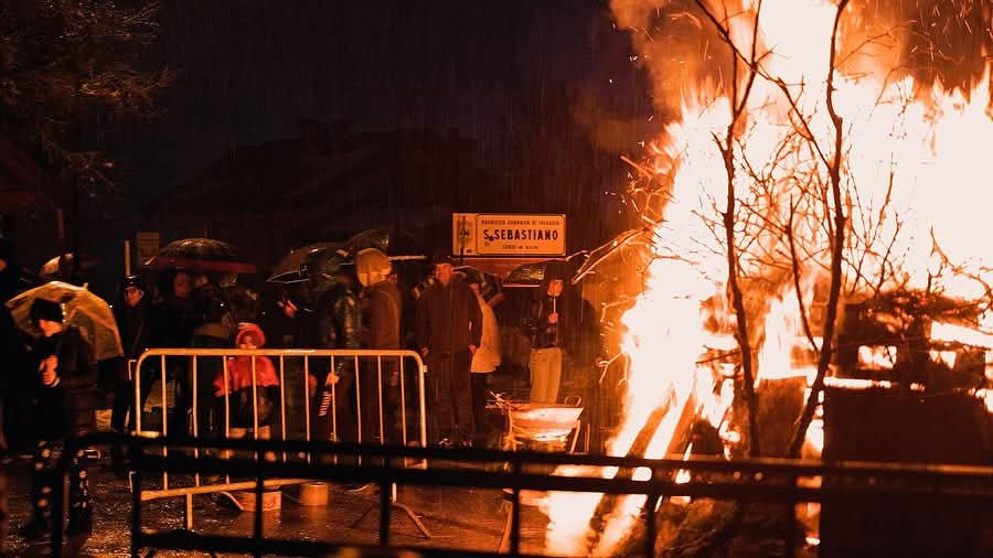 TRENTINO - Alpe Cimbra, gli antichi rituali per “scacciare” l’inverno