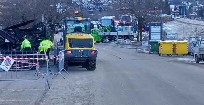 VALLE CAMONICA - Ponte di Legno, intervento sulla mini isola distrutta dall'incendio