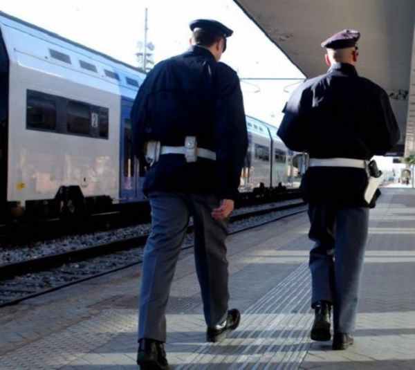 CRONACA - Trento, scende dal treno per primo ma senza la famiglia